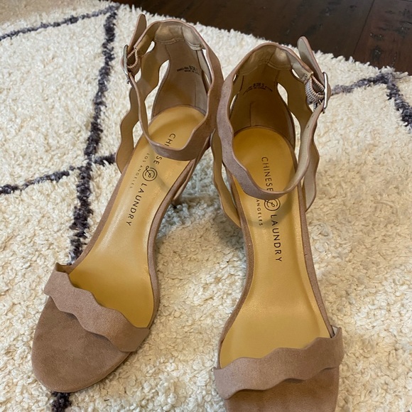 Heels - Picture 2 of 5